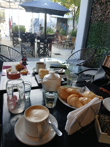 Acqua Bar & Café - 3