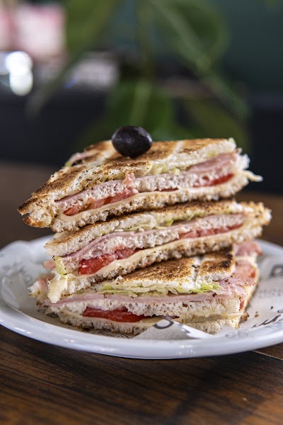 Acqua Bar & Café - 5