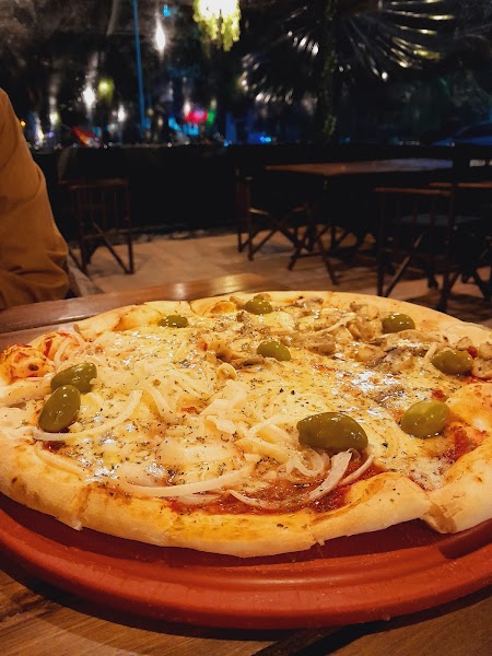 Reina Pizza - 3
