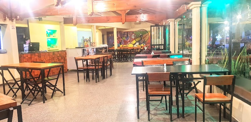 Reina Pizza - 5