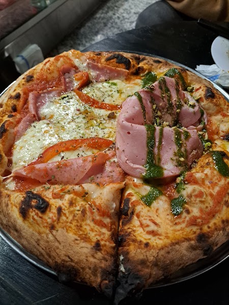 In Bocca al Lupo Pizza Napoletana - 4