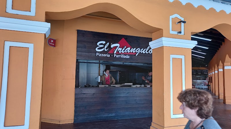 Pizzeria-Parrillada El Triángulo - imagen 1