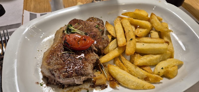 Famiglia Pasta & Grill - 2