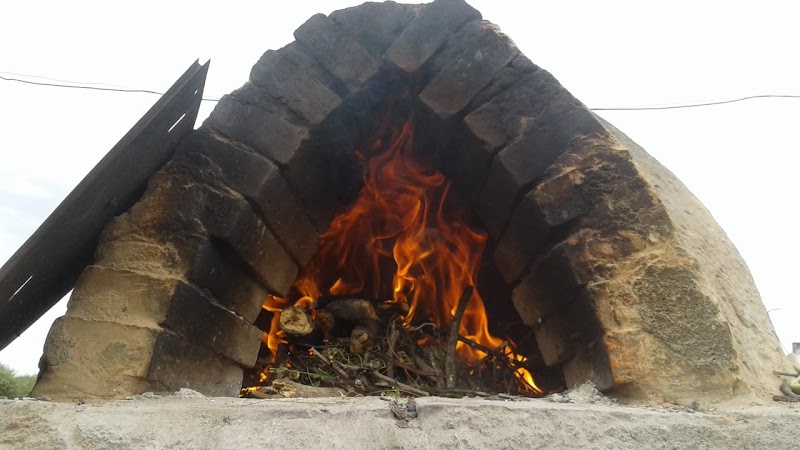 Don Checho Parrilla, Cabrito, Chivito y empanadas al horno de barro y al asador - 3