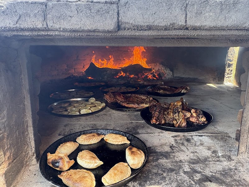 Don Checho Parrilla, Cabrito, Chivito y empanadas al horno de barro y al asador - 5