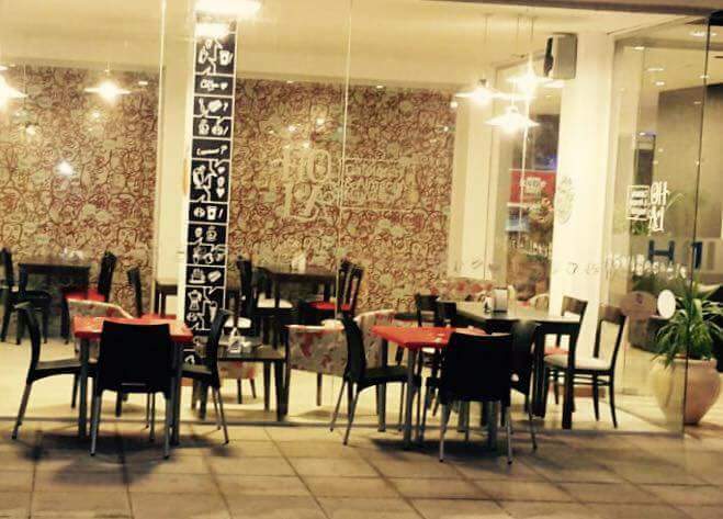 Hola Bar Cafe - 5