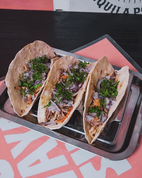 Carnal Taquería – Tacos, Burritos y Comida Mexicana - 2