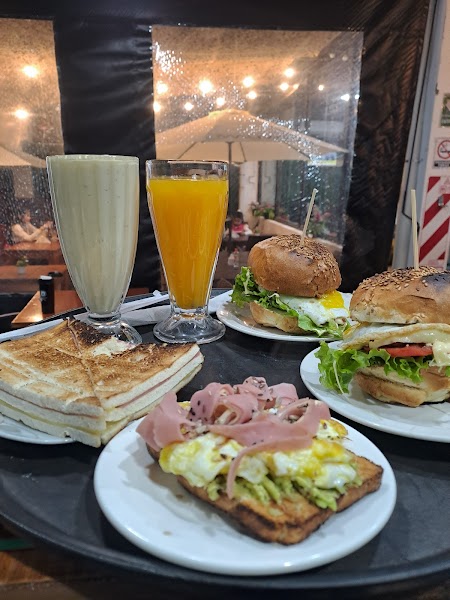 BUNKER BAR - 2