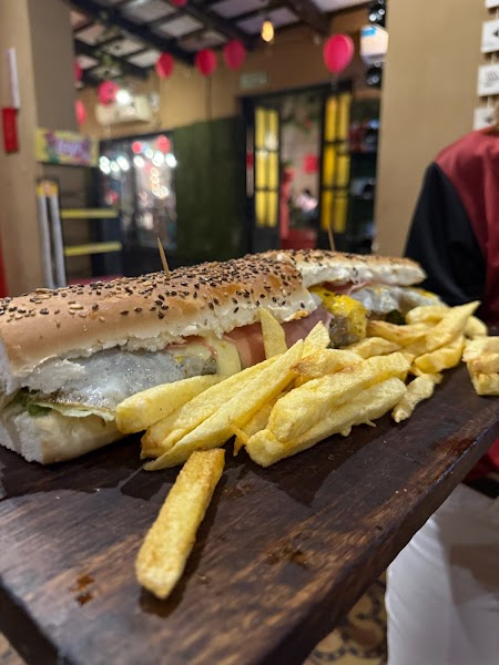Club De La Pizza - 5