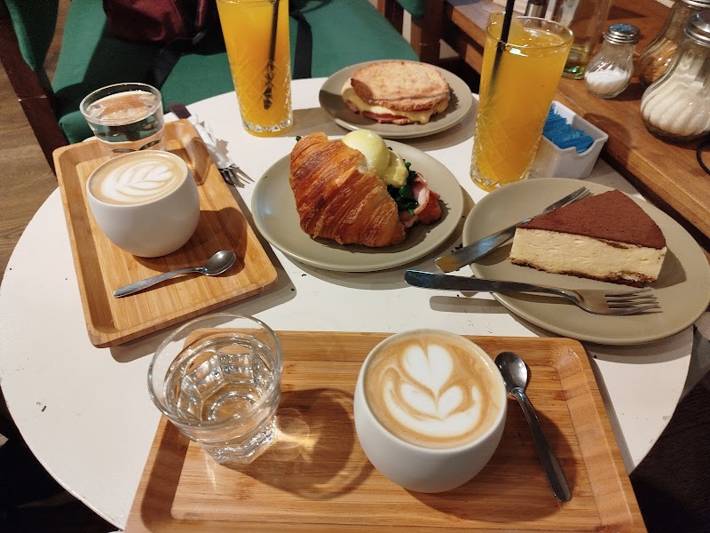KOPI Cafe - 4