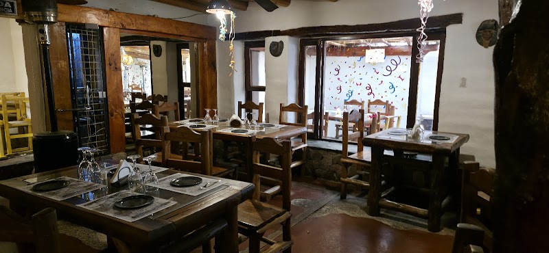Los Puestos Restaurante - 2